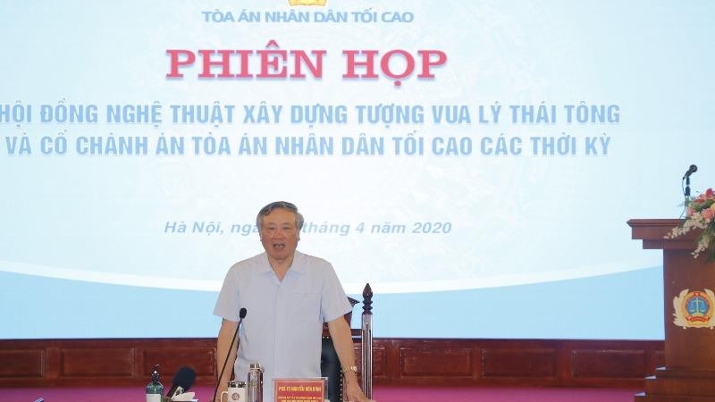 Chánh án TANDTC Nguyễn Hòa Bình phát biểu tại cuộc họp.