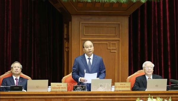 Thủ tướng Nguyễn Xuân Phúc điều hành chương trình làm việc ngày thứ nhất.