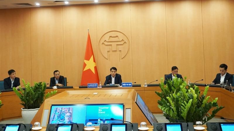Chủ tịch UBND TP Nguyễn Đức Chung phát biểu tại phiên thảo luận mở.