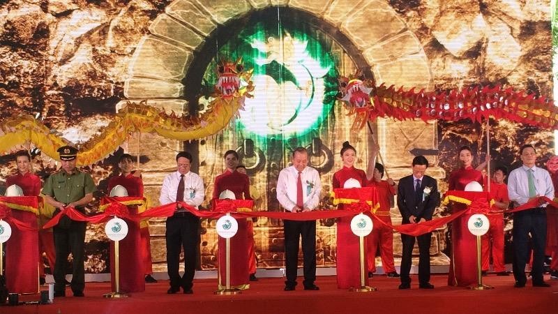 Phó Thủ tướng Thường trực Trương Hòa Bình đã tới dự lễ khai trương bãi biển nhân tạo Dragon. Ảnh: VGP