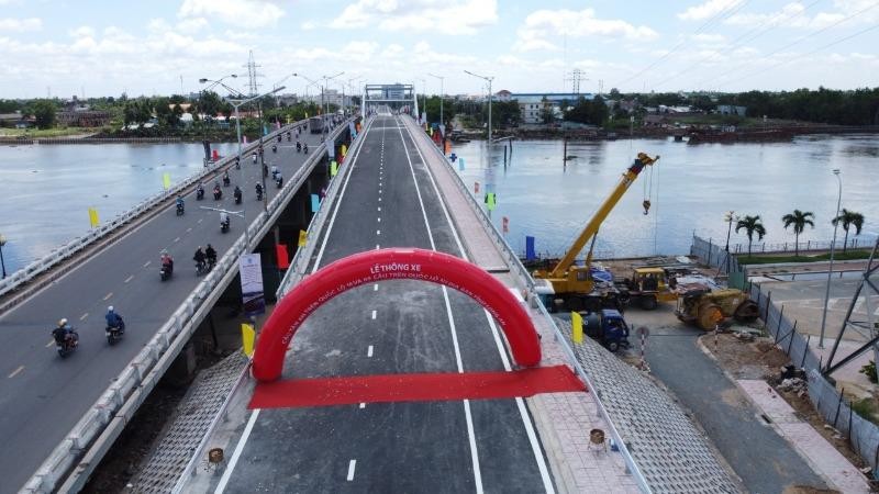 Cầu Tân An vừa được thông xe.