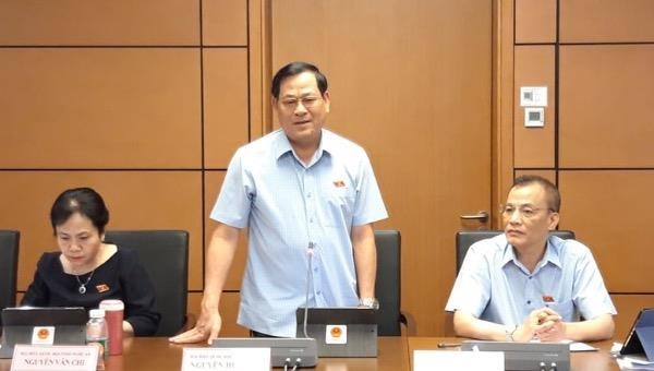 Đại biểu Nguyễn Hữu Cầu phát biểu về dự án Luật Cư trú (sửa đổi).
