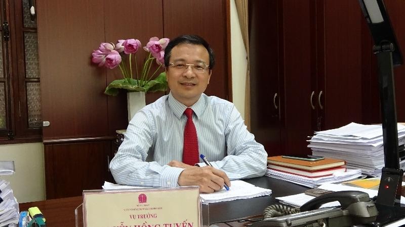 Bí thư Chi bộ, Vụ trưởng Nguyễn Hồng Tuyến.