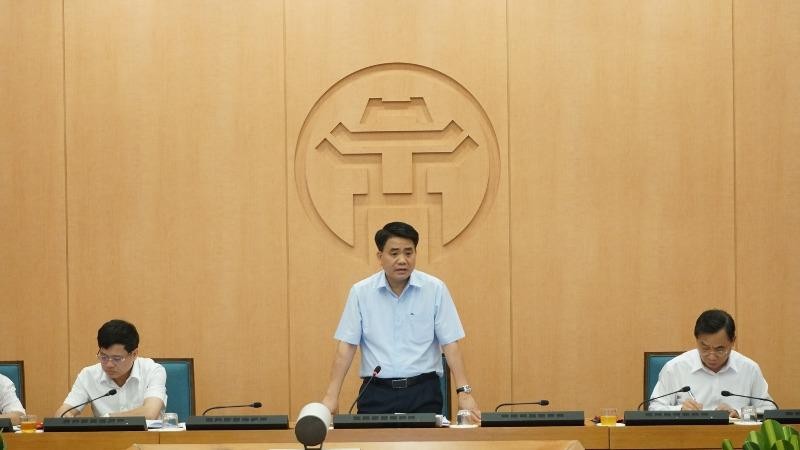 Chủ tịch UBND thành phố Nguyễn Đức Chung phát biểu tại cuộc họp.
