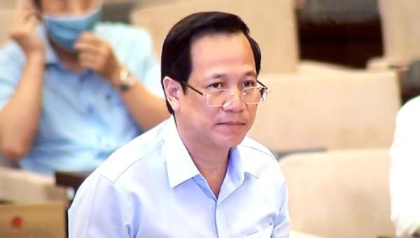 Bộ trưởng Đào Ngọc Dung báo cáo tại phiên họp thứ 47 của Ủy ban Thường vụ Quốc hội