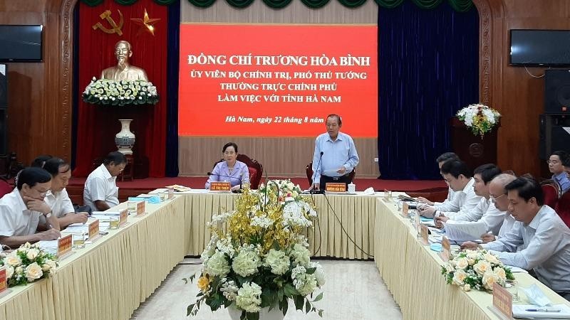 Phó Thủ tướng Thường trực Trương Hòa Bình phát biểu tại buổi làm việc chiều 22/8. (Ảnh: Lê Sơn)