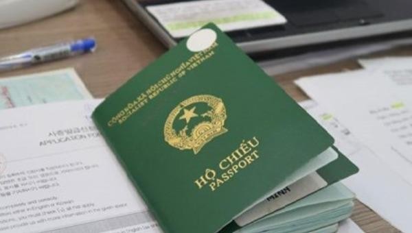 Hộ chiếu là một trong những giấy tờ chứng minh quốc tịch Việt Nam. (Ảnh minh họa)