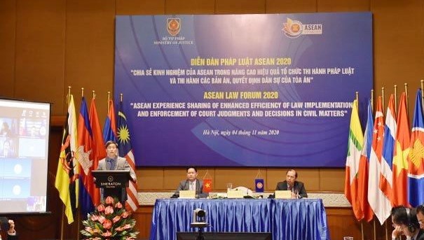  Toàn cảnh Diễn đàn Pháp luật ASEAN đầu cầu Việt Nam.