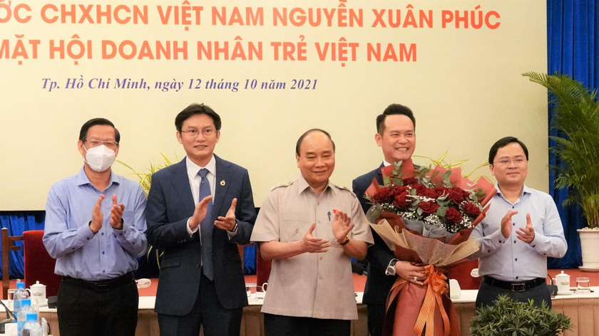 Chủ tịch nước gặp mặt Hội Doanh nhân trẻ Việt Nam.