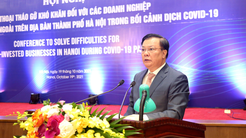 Bí thư Thành ủy Hà Nội Đinh Tiến Dũng phát biểu khai mạc.