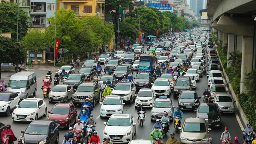 Phí giao thông sẽ được Hà Nội ưu tiên rà soát để giảm ùn tắc.