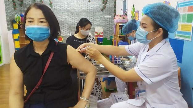 Hà Nội đã tiêm mũi 1 cho 98% người dân từ 18 tuổi trở lên.