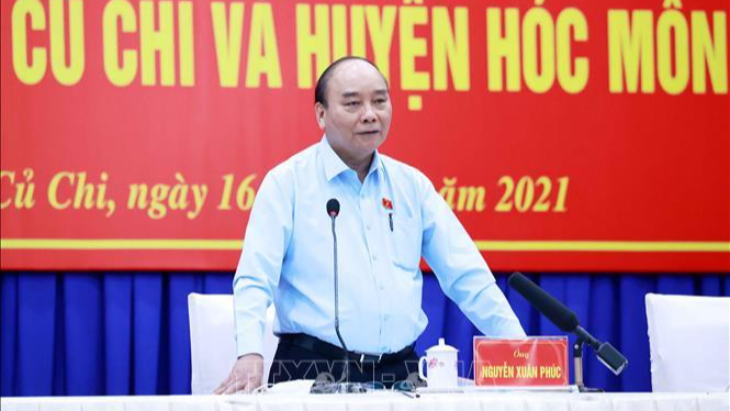 Chủ tịch nước Nguyễn Xuân Phúc phát biểu tại buổi tiếp xúc cử tri.