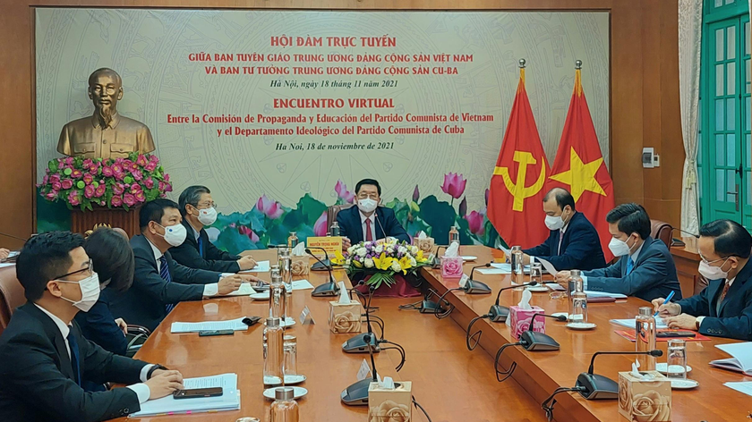Trưởng Ban Tuyên giáo Trung ương Nguyễn Trọng Nghĩa chủ trì điểm cầu tại Việt Nam.