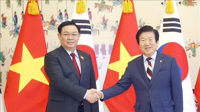 Chủ tịch Quốc hội hai nước Việt Nam - Hàn Quốc. (Ảnh: Doãn Tấn)