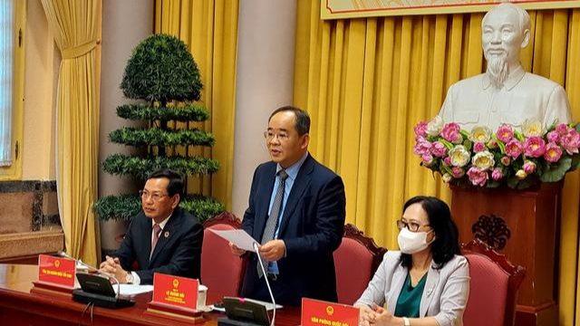 Chủ nhiệm Văn phòng Chủ tịch nước Lê Khánh Hải công bố Lệnh của Chủ tịch nước về việc công bố Pháp lệnh.
