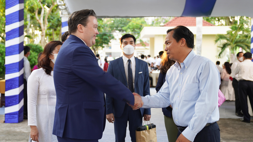 Đại sứ Knapper gặp Bí thư Thành ủy Cần Thơ Lê Quang Mạnh.