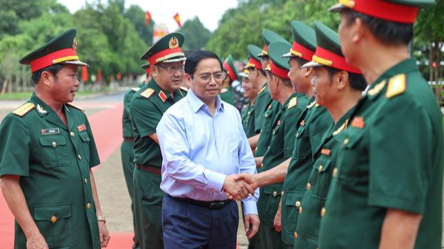 Thủ tướng Phạm Minh Chính tới thăm, làm việc, động viên cán bộ, chiến sĩ Bộ Chỉ huy Quân sự tỉnh Đắk Lắk.