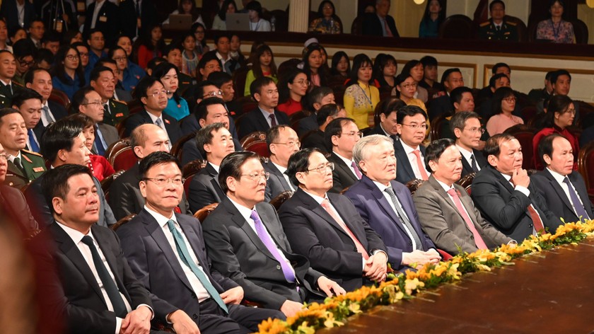 Các đại biểu tham dự buổi Lễ hưởng ứng Ngày Pháp luật Việt Nam năm 2022.
