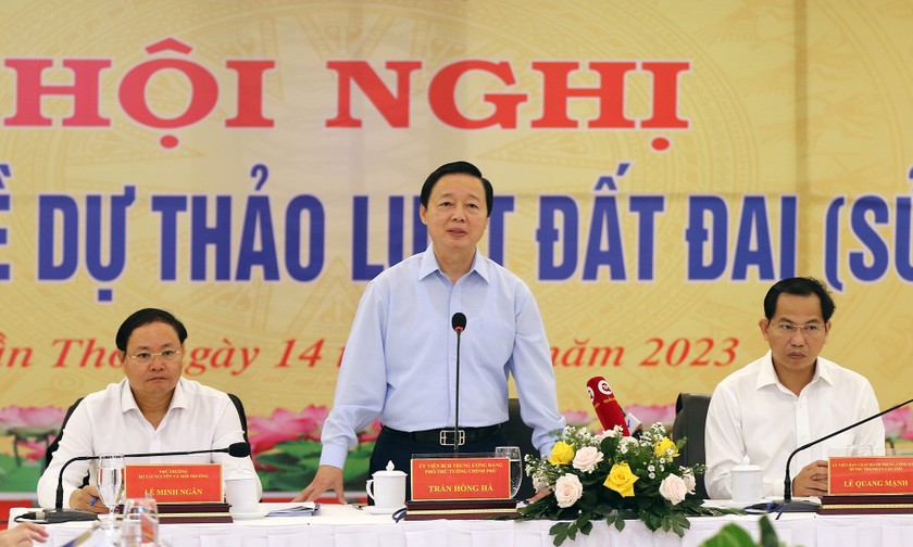 Phó Thủ tướng Trần Hồng Hà phát biểu tại Hội nghị.