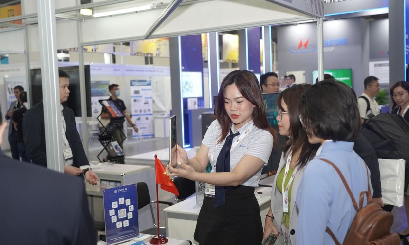 VNPT gây ấn tượng tại Asia Tech X Singapore 2023.