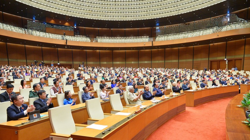 Các lãnh đạo, nguyên lãnh đạo Đảng, Nhà nước tham dự phiên bế mạc.