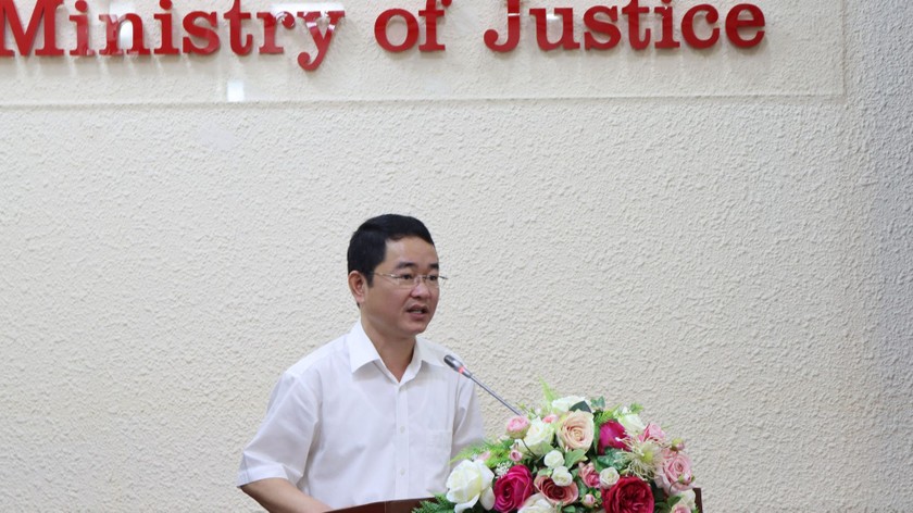 Tổng Biên tập Báo Pháp luật Việt Nam Vũ Hoài Nam phát biểu khai mạc hội thảo.