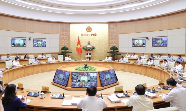 Thủ tướng Phạm Minh Chính chủ trì Hội nghị trực tuyến toàn quốc Chính phủ với các địa phương và phiên họp Chính phủ thường kỳ tháng 6/2023. Ảnh: VGP/Nhật Bắc