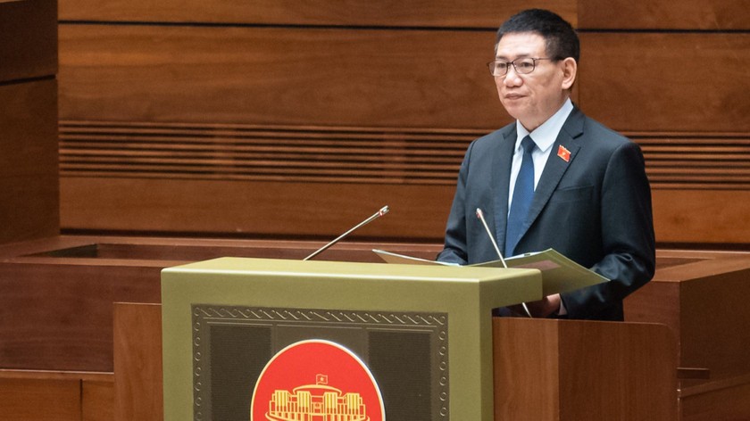 Bộ trưởng Hồ Đức Phớc trình bày Tờ trình. (Nguồn ảnh: Quochoi.vn)
