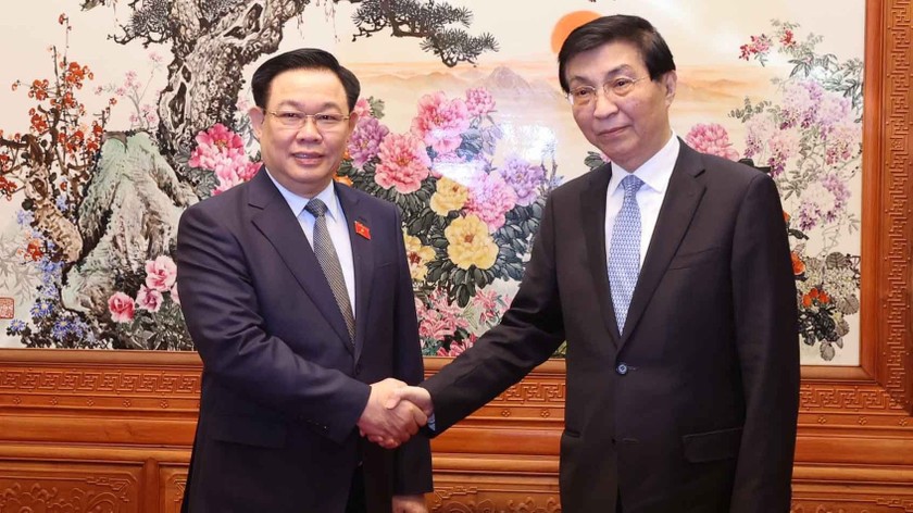 Chủ tịch Quốc hội và Chủ tịch Chính hiệp toàn quốc Trung Quốc. (Ảnh TTXVN)

