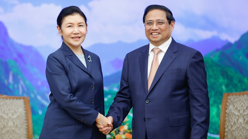 Thủ tướng Phạm Minh Chính tiếp Bộ trưởng Hạ Vinh. (Ảnh: VGP)