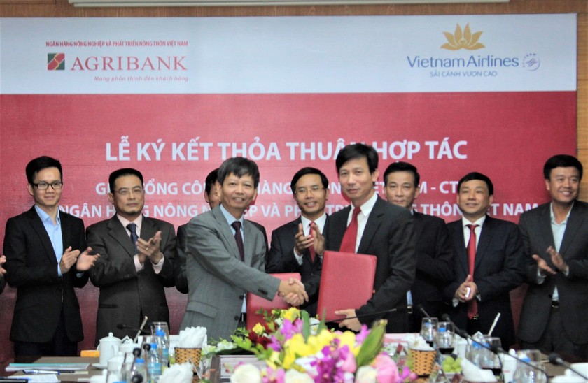 Lễ ký kết thỏa thuận hợp tác giữa Vietnam Airlines và Agribank