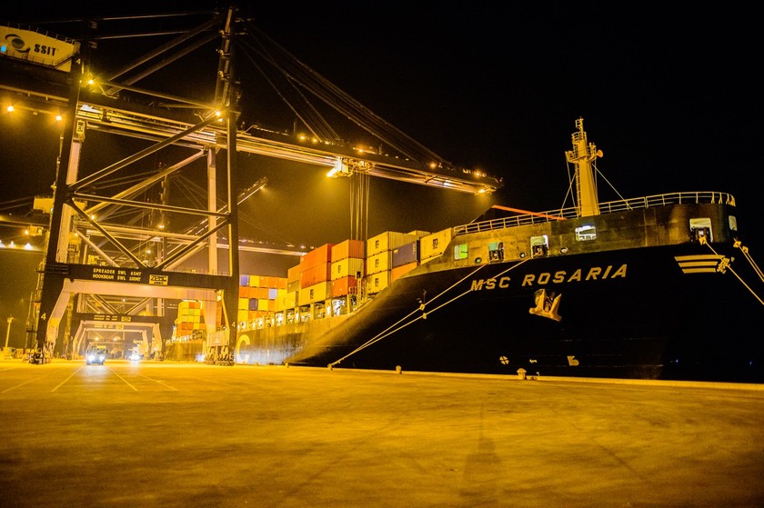 Tàu của công ty vận tải container lớn thứ 2 trên thế giới vừa cập cảng Sài Gòn