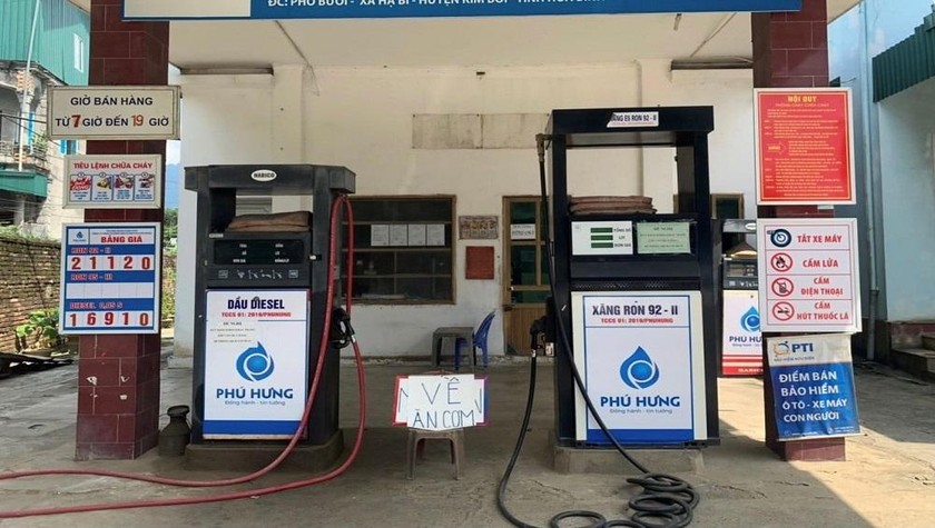 Cửa hàng kinh doanh xăng dầu Minh Quang bị phạt vì treo biển "Về ăn cơm".