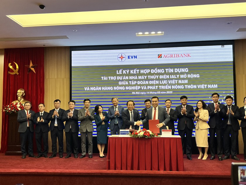 Lễ ký kết được thực hiện dưới sự chứng kiến của ông Hồ Sỹ Hùng - Phó Chủ tịch Ủy ban Quản lý vốn tại doanh nghiệp và các lãnh đạo của 2 đơn vị.
