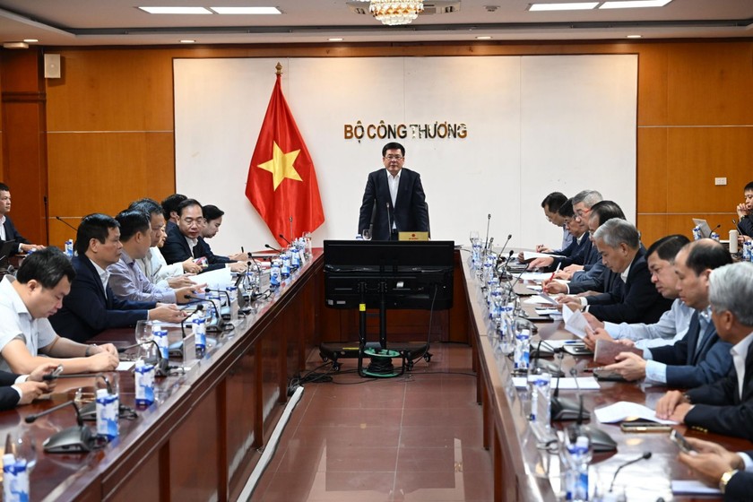 Khẩn trương đàm phán ký kết nhập khẩu than từ Lào