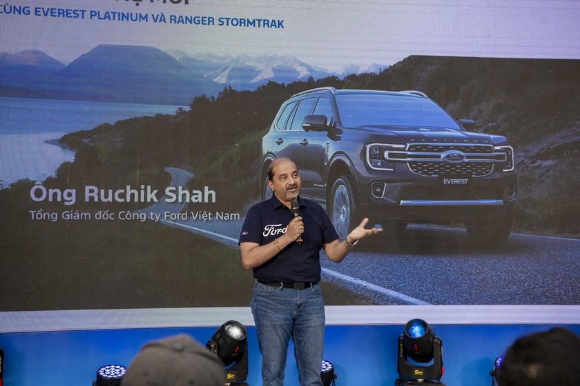 Ông Ruchik Shah - Tổng Giám đốc của Ford Việt Nam tại sự kiện ra mắt 2 phiên bản mới.