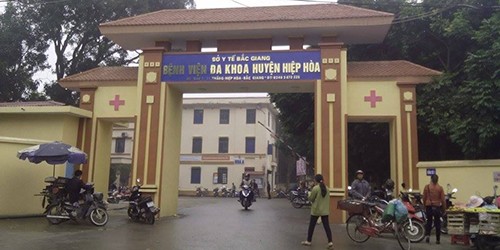 Bệnh viện đa khoa huyện Hiệp Hòa, nơi xảy ra sự việc.