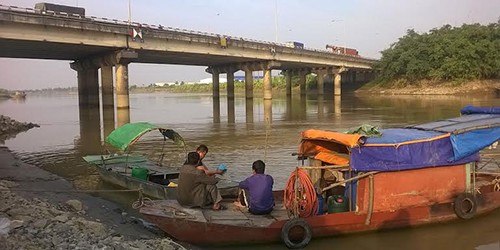 Khu vực cầu Lai VU, nơi nạn nhân nhảy xuống sông tự tử.