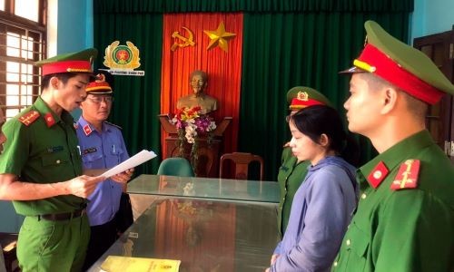 Tống đạt các Quyết định đối với bị can Nguyễn Thị Lê Na.