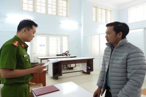 Cơ quan Cảnh sát điều tra tống đạt các quyết định đối với Nguyễn Đức Tân