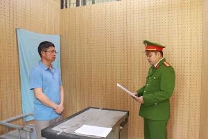 Cơ quan Cảnh sát điều tra Công an tỉnh Sơn La thi hành lệnh bắt bị can Lê Văn Kỳ