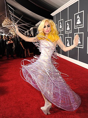 Lady Gaga sẽ biểu diễn trong không gian
