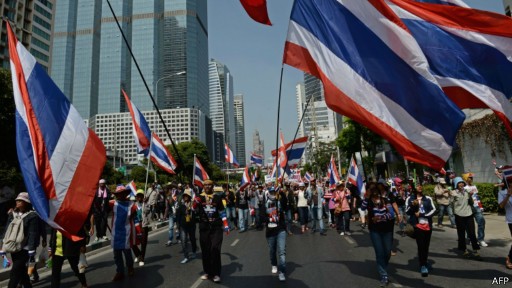 Thái Lan tuyên bố tình trạng khẩn cấp