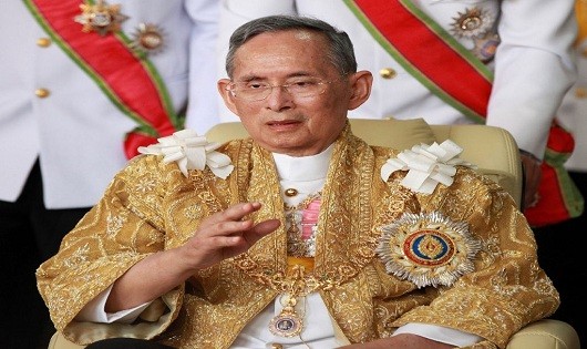 Nhà vua Thái Lan Bhumibol Adulyadej.