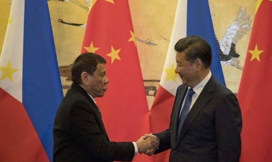 Tổng thống Philippines Duterte và Chủ tịch Trung Quốc Tập Cận Bình. 