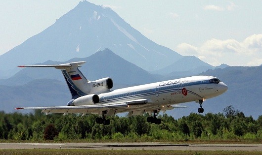 Một máy bay Tu-154