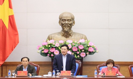 Phó Thủ tướng, Bộ trưởng Ngoại giao Phạm Bình Minh phát biểu tại phiên họp