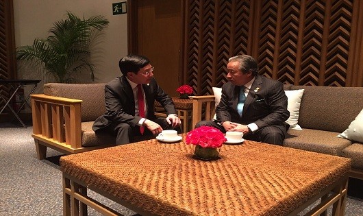 Phó Thủ tướng, Bộ trưởng Ngoại giao Phạm Bình Minh và Bộ trưởng Ngoại giao Malaysia Anifa Aman.