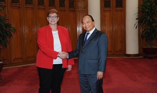 Thủ tướng Nguyễn Xuân Phúc và Bộ trưởng Quốc phòng Australia Marise Payne.